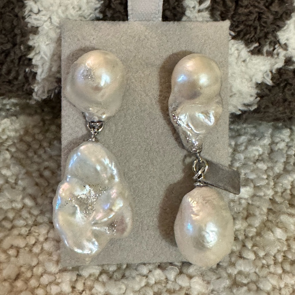 Never worn! real ab style pearl earrings